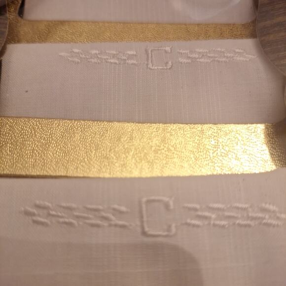 VINTAGE C monogram Fine Quality Handkerchiefs UNOPENED in BOX Set 3 Embroidered - Picture 3 of 3